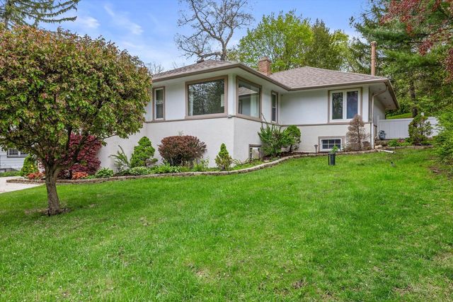 408 Valley ROAD, Twin Lakes, WI 53181
