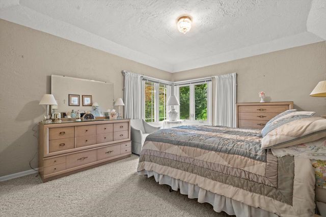 408 Valley ROAD, Twin Lakes, WI 53181