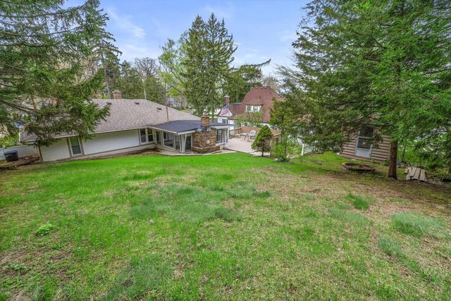 408 Valley ROAD, Twin Lakes, WI 53181