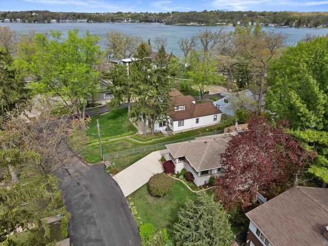 408 Valley ROAD, Twin Lakes, WI 53181