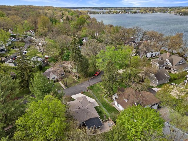 408 Valley ROAD, Twin Lakes, WI 53181