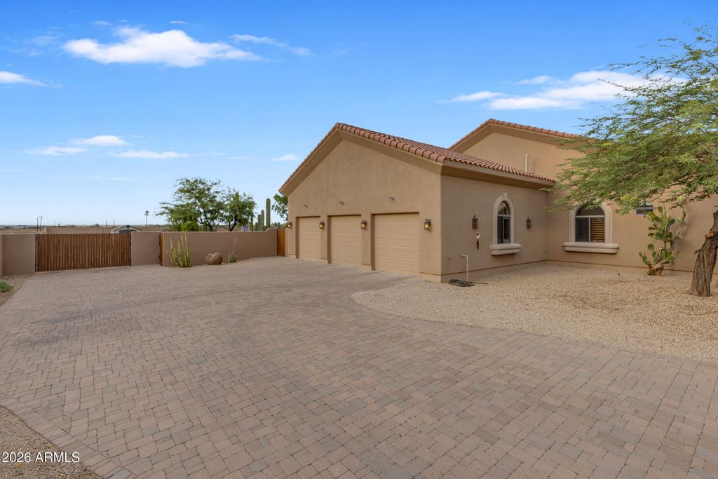 19524 W CORTO Lane, Buckeye, AZ 85326 — photo 5