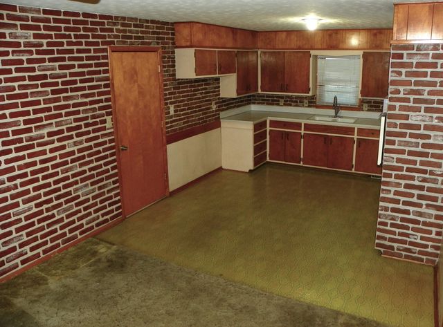 5320 S Seneca St., Wichita, KS 67217