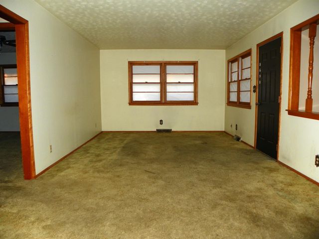 5320 S Seneca St., Wichita, KS 67217
