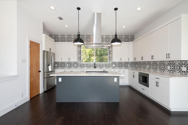 2650 Crazyhorse PASS, Austin, TX 78734