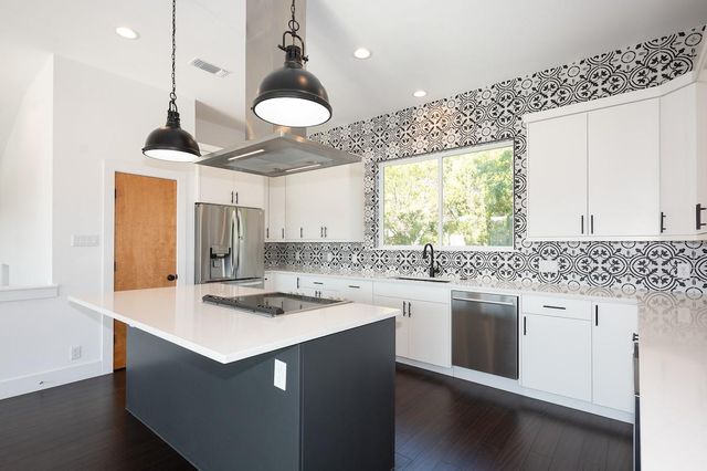 2650 Crazyhorse PASS, Austin, TX 78734