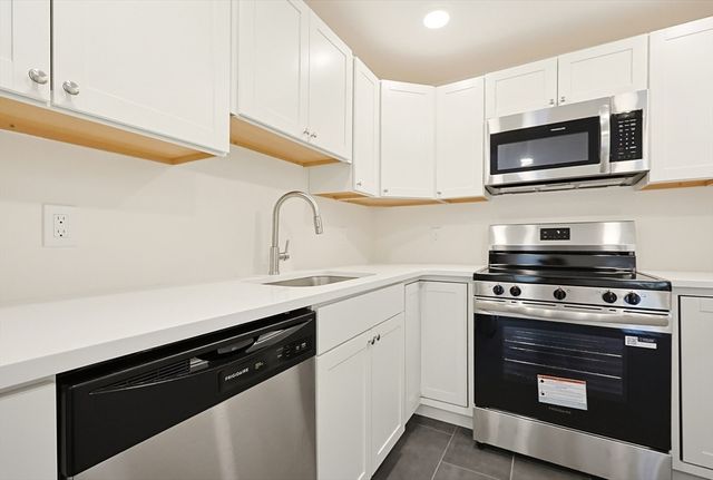 4 Gates Ter, Sterling, MA 01564