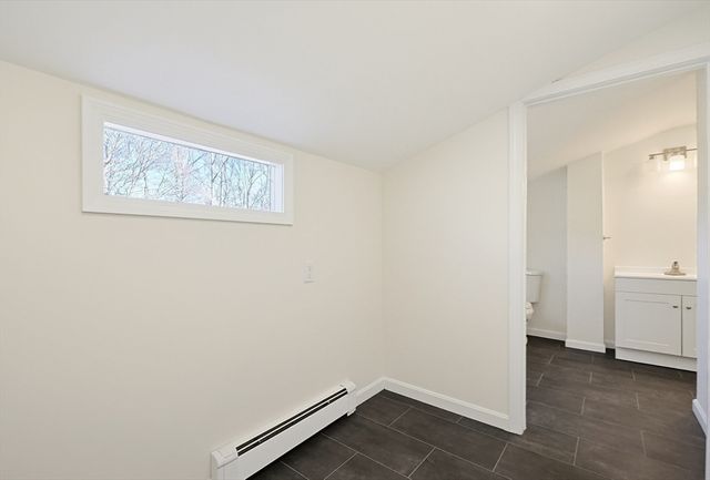 4 Gates Ter, Sterling, MA 01564