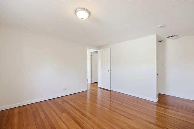 4 Gates Ter, Sterling, MA 01564