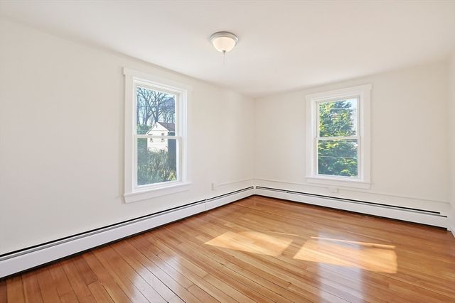 4 Gates Ter, Sterling, MA 01564