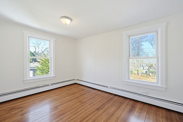 4 Gates Ter, Sterling, MA 01564