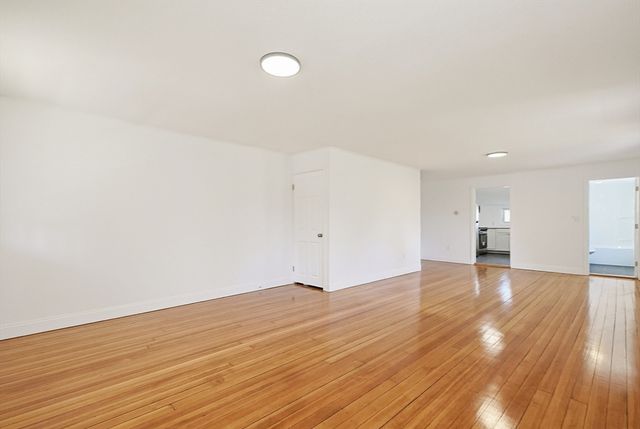 4 Gates Ter, Sterling, MA 01564