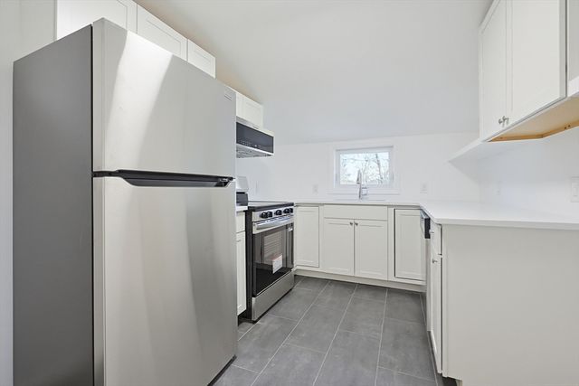 4 Gates Ter, Sterling, MA 01564