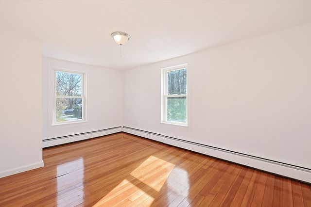 4 Gates Ter, Sterling, MA 01564