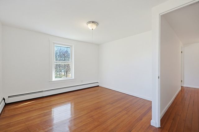 4 Gates Ter, Sterling, MA 01564