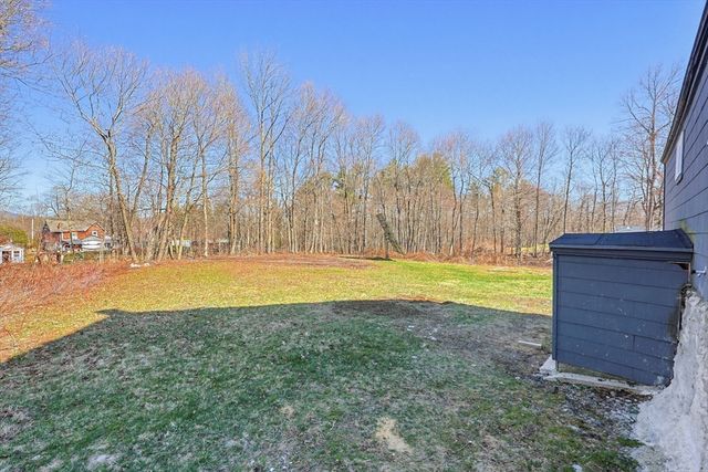 4 Gates Ter, Sterling, MA 01564