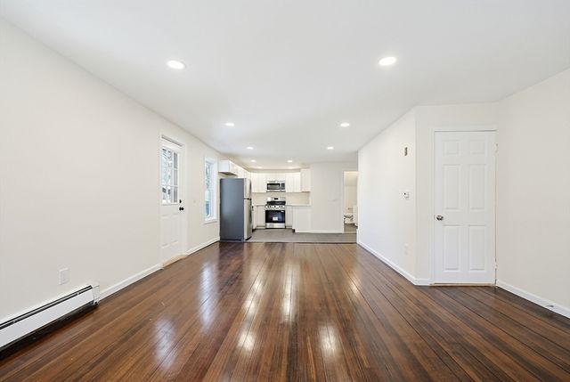 4 Gates Ter, Sterling, MA 01564