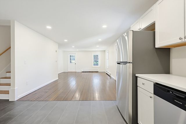 4 Gates Ter, Sterling, MA 01564