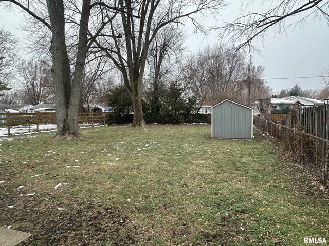 1615 ELMWOOD Street, Jacksonville, IL 62650