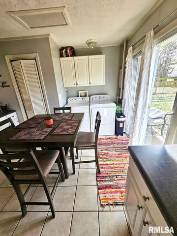 1615 ELMWOOD Street, Jacksonville, IL 62650