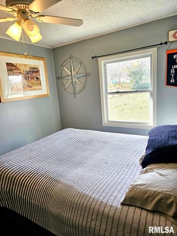 1615 ELMWOOD Street, Jacksonville, IL 62650