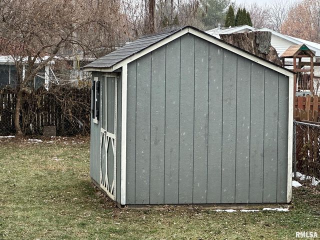 1615 ELMWOOD Street, Jacksonville, IL 62650