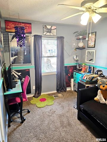 1615 ELMWOOD Street, Jacksonville, IL 62650