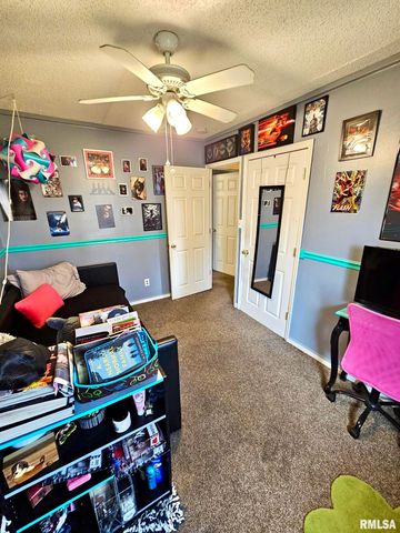 1615 ELMWOOD Street, Jacksonville, IL 62650