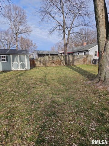 1615 ELMWOOD Street, Jacksonville, IL 62650