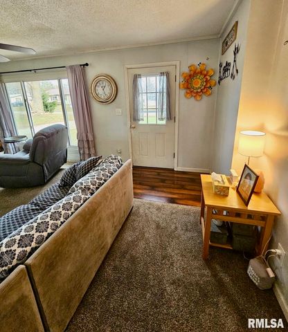 1615 ELMWOOD Street, Jacksonville, IL 62650