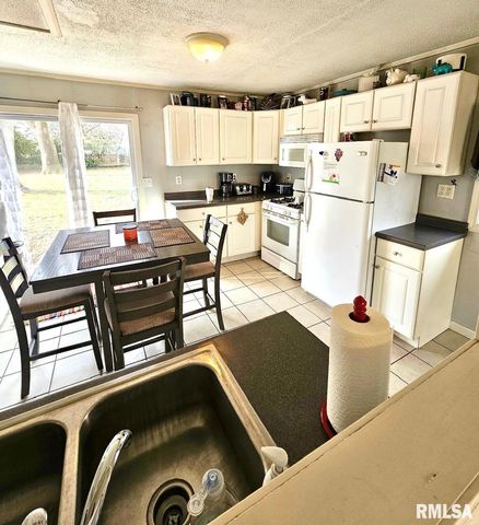 1615 ELMWOOD Street, Jacksonville, IL 62650