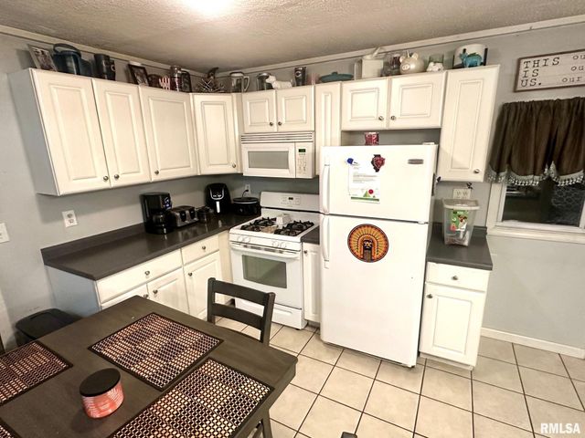 1615 ELMWOOD Street, Jacksonville, IL 62650