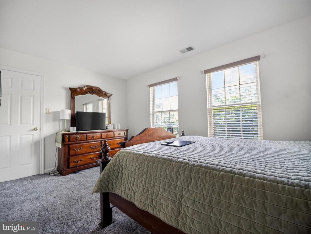 Image 19 of property listing at 10105 MILWAUKEE CT, Largo, MD 20774