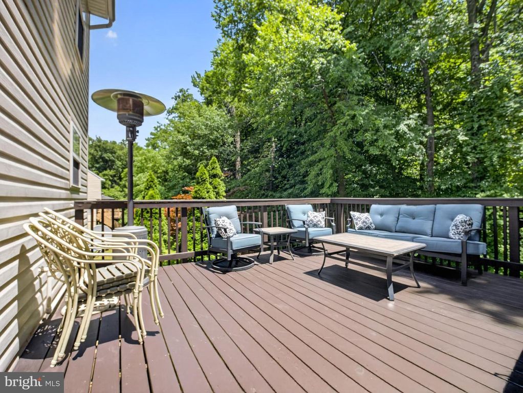 Image 4 of property listing at 10105 MILWAUKEE CT, Largo, MD 20774