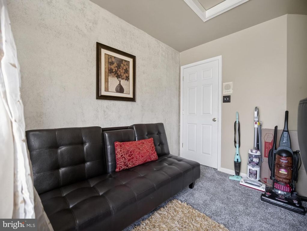 Image 27 of property listing at 10105 MILWAUKEE CT, Largo, MD 20774
