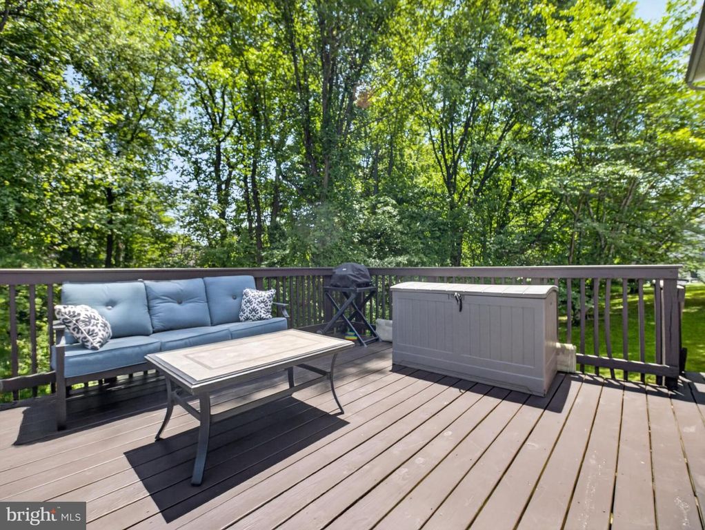 Image 5 of property listing at 10105 MILWAUKEE CT, Largo, MD 20774