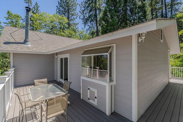 21140 Vista Amorosa Ct, Pine Grove, CA 95665