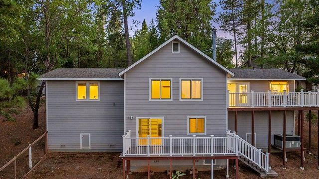 21140 Vista Amorosa Ct, Pine Grove, CA 95665