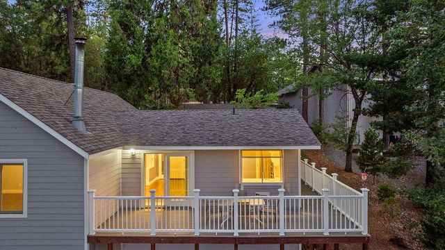21140 Vista Amorosa Ct, Pine Grove, CA 95665