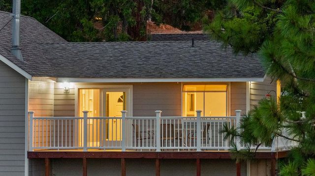 21140 Vista Amorosa Ct, Pine Grove, CA 95665