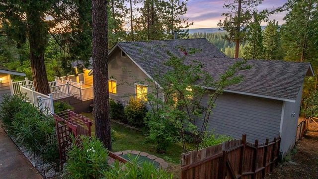 21140 Vista Amorosa Ct, Pine Grove, CA 95665