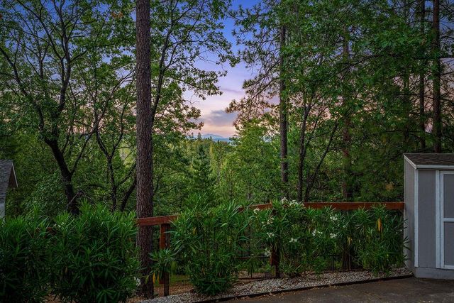 21140 Vista Amorosa Ct, Pine Grove, CA 95665