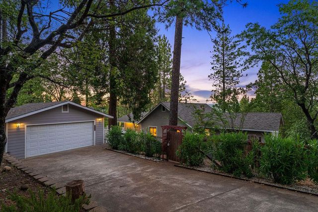 21140 Vista Amorosa Ct, Pine Grove, CA 95665