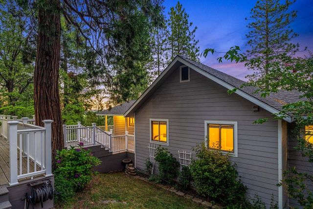 21140 Vista Amorosa Ct, Pine Grove, CA 95665