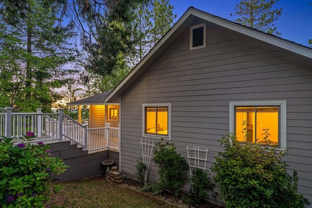 21140 Vista Amorosa Ct, Pine Grove, CA 95665