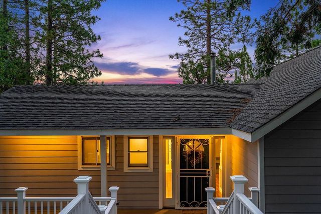 21140 Vista Amorosa Ct, Pine Grove, CA 95665