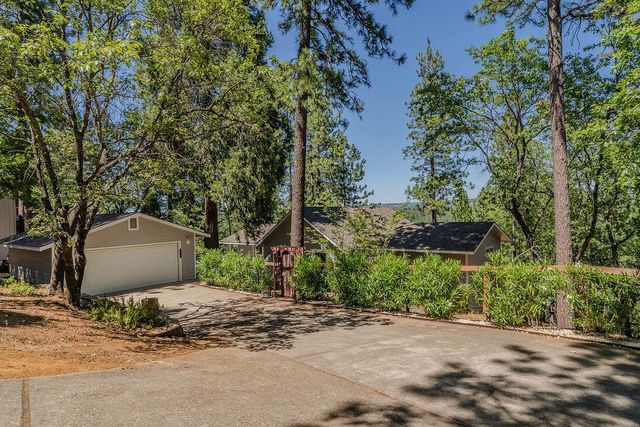 21140 Vista Amorosa Ct, Pine Grove, CA 95665