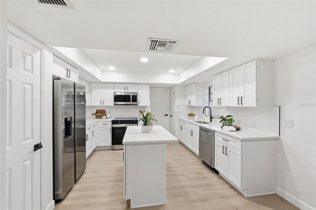 404 BRYAN OAK AVENUE, Brandon, FL 33511