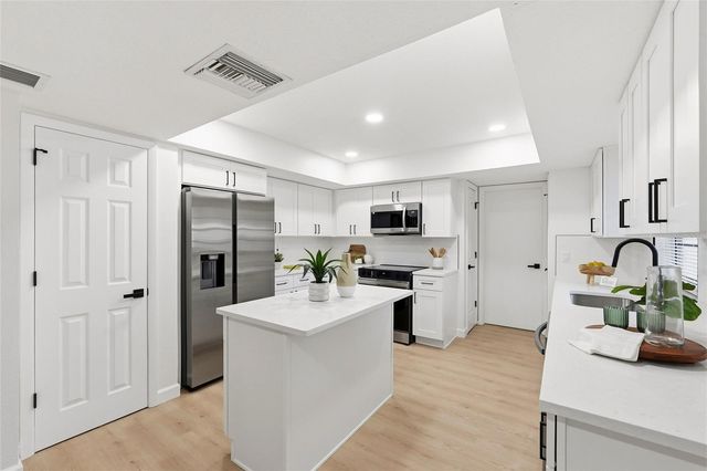 404 BRYAN OAK AVENUE, Brandon, FL 33511