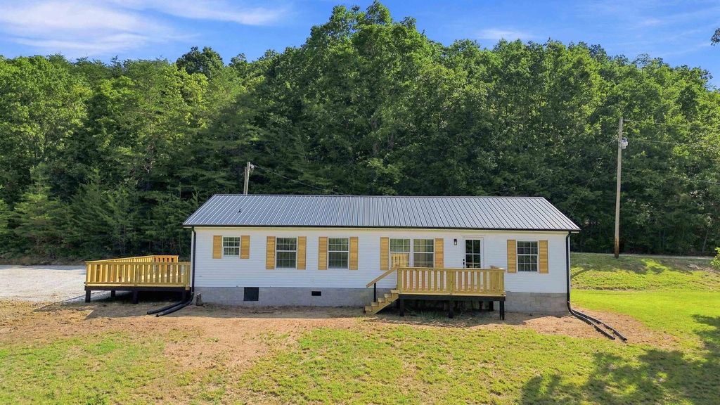 144 R.L Colyer Road, Somerset, KY 42501